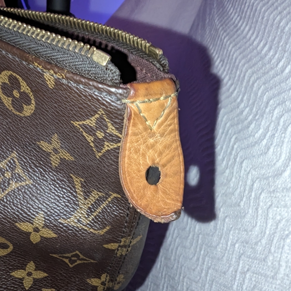 Vintage Louis Vuitton Large Purse - Picture 5 of 9